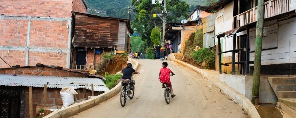 Con la Construcción de Nuevas Vías Mejora la Movilidad para los habitantes de la Comuna 3-Manrique