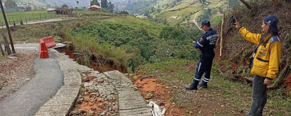 DAGRD y el Cuerpo Oficial de Bomberos Medellín han Tendido 34 Emergencias por Lluvias