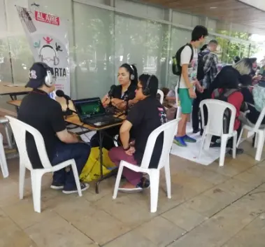 Slider 10 En la banca de la estación