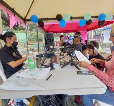 Slider 4 En la banca de la estación