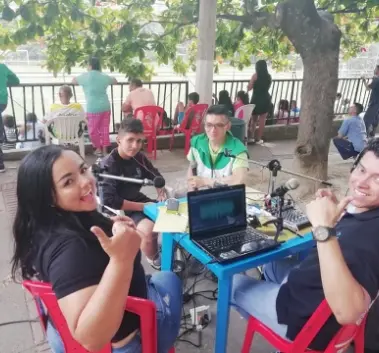 Slider 5 En la banca de la estación