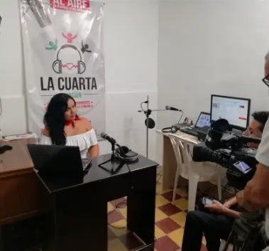 Slider 8 En la banca de la estación